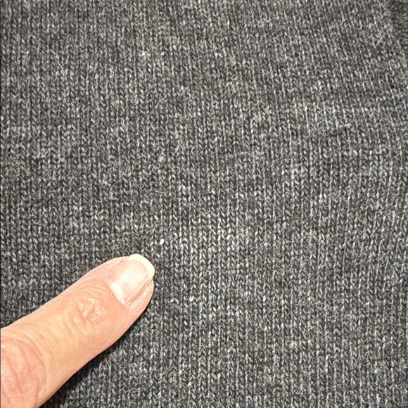 Guess Dark Gray & Brown V-Neck Wool Blend Medium Sweater, Made in Italy. - Picture 12 of 12